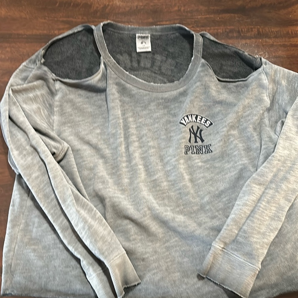 Pink Yankees crop sweatshirt